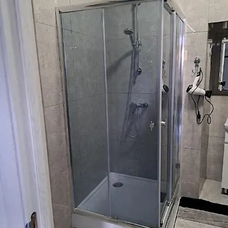 двокімнатні в центрі міста лева *