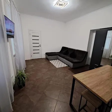 Apartamento двокімнатні в центрі міста лева