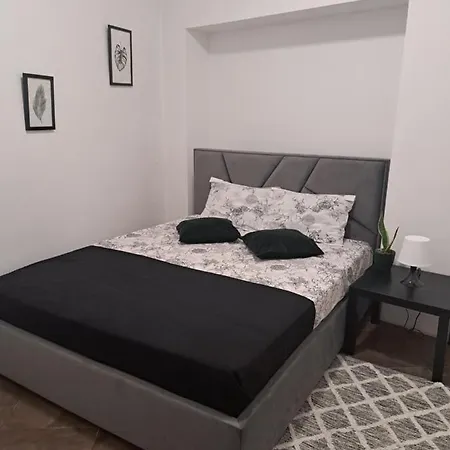 двокімнатні в центрі міста лева