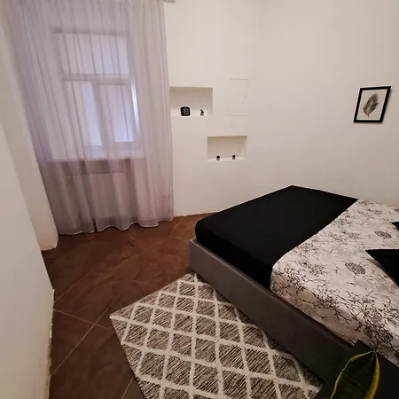 Apartmán двокімнатні в центрі міста лева *