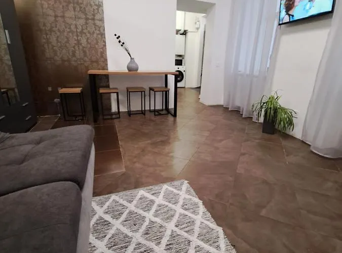 двокімнатні в центрі міста лева